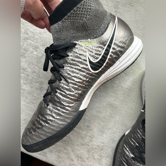 Nike Magistax - Picture 2 of 4